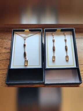 Color Street Tokyo Lights Rose Gold Pendant Necklace and Drop Earrings Set